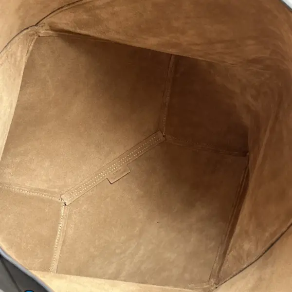 Loewe-羅意威 Puzzle Fold 系列 黑色中號亮面牛皮革購物袋 17 Loewe-羅意威 Puzzle Fold 系列 黑色中號亮面牛皮革購物袋