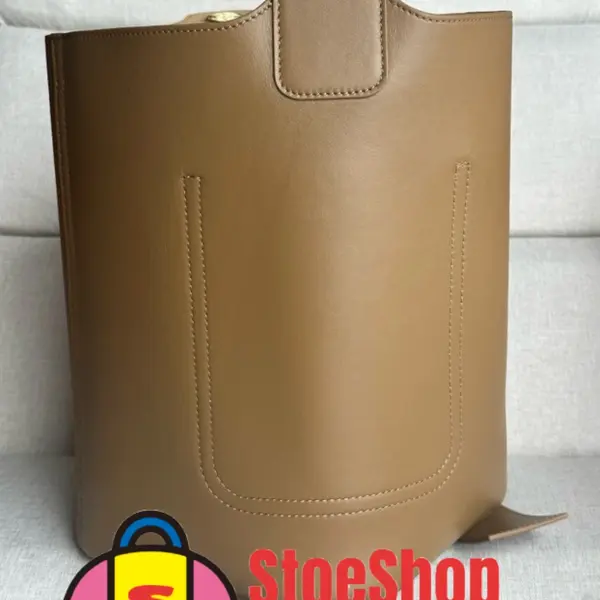 Loewe-羅意威 Pebble Bucket 系列 橡木棕迷你光滑牛皮革斜挎水桶手袋