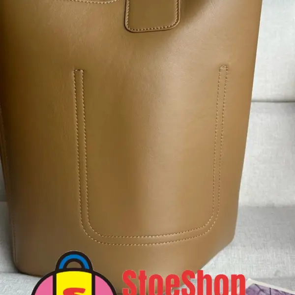 Loewe-羅意威 Pebble Bucket 系列 橡木棕迷你光滑牛皮革斜挎水桶手袋