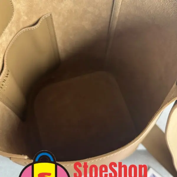 Loewe-羅意威 Pebble Bucket 系列 橡木棕迷你光滑牛皮革斜挎水桶手袋