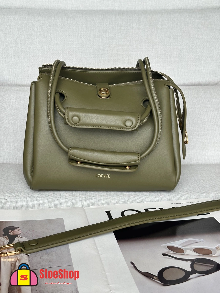 Loewe-羅意威 橄欖綠小號柔軟牛皮革 Madrid 手拿包 2 Loewe-羅意威 橄欖綠小號柔軟牛皮革 Madrid 手拿包