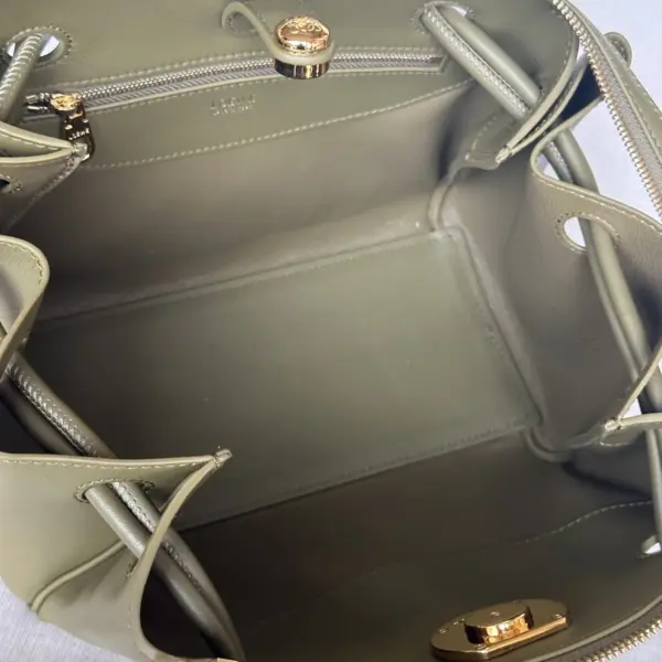 Loewe-羅意威 橄欖綠小號柔軟牛皮革 Madrid 手拿包 19 Loewe-羅意威 橄欖綠小號柔軟牛皮革 Madrid 手拿包