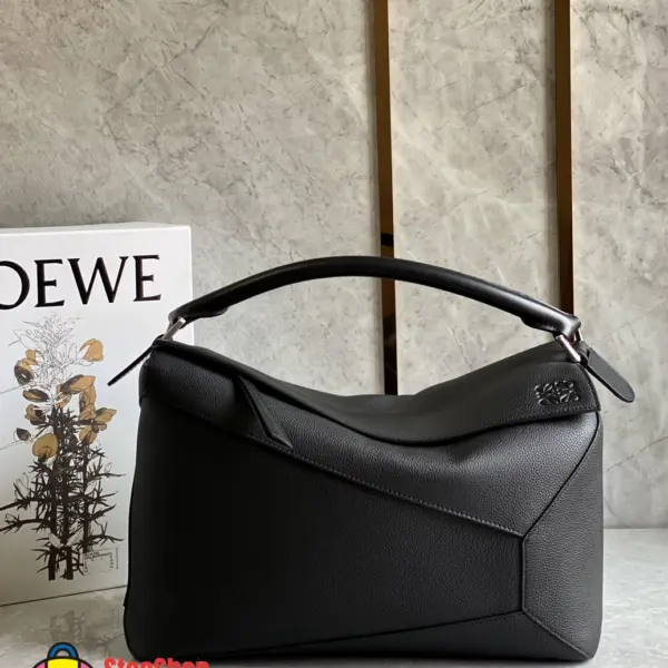 Loewe-羅意威 黑色大號粒面牛皮革 Puzzle Edge 肩背包