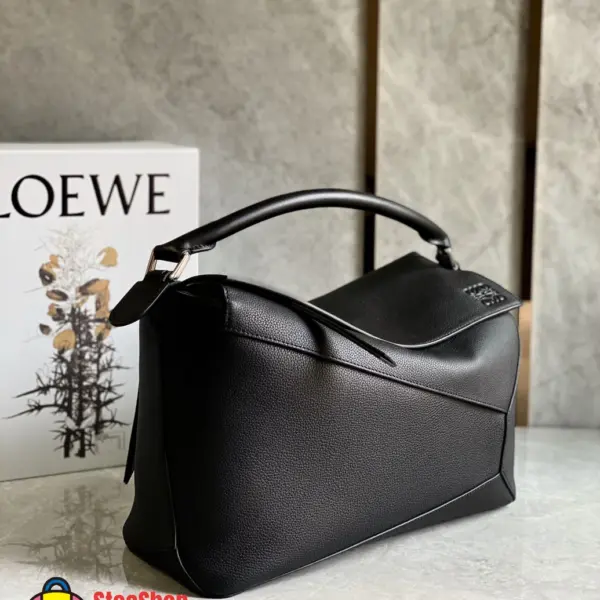 Loewe-羅意威 黑色大號粒面牛皮革 Puzzle Edge 肩背包