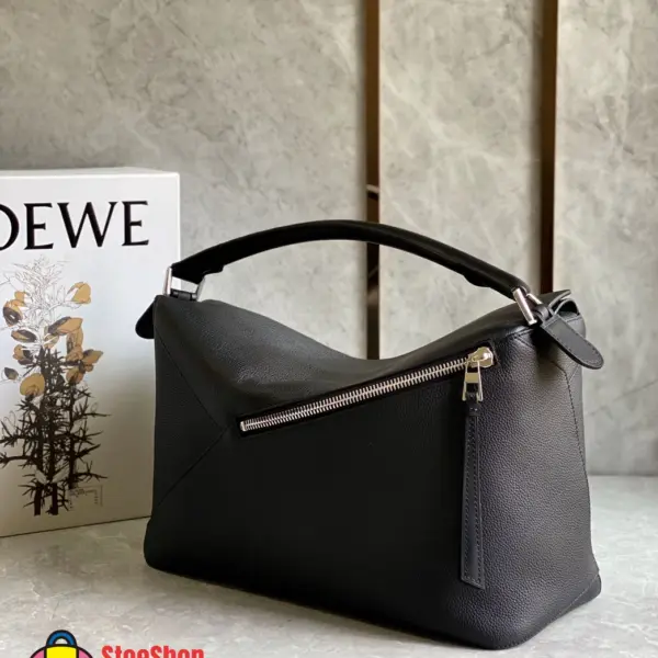 Loewe-羅意威 黑色大號粒面牛皮革 Puzzle Edge 肩背包