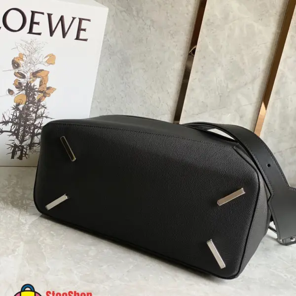 Loewe-羅意威 黑色大號粒面牛皮革 Puzzle Edge 肩背包