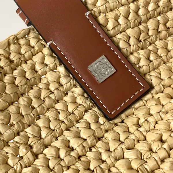 Loewe-羅意威 自然色 / 棕褐色拉菲草牛皮革小象 Basket 編織袋 17 Loewe-羅意威 自然色 / 棕褐色拉菲草牛皮革小象 Basket 編織袋
