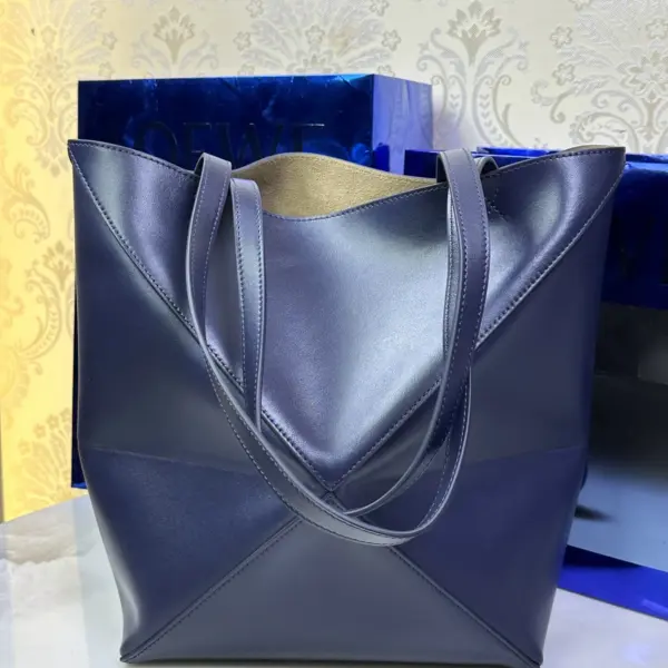 Loewe-羅意威 深邃藍超大號亮面牛皮革 Puzzle Fold 購物袋