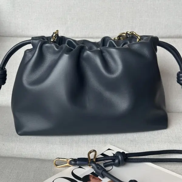 Loewe-羅意威 Flamenco 系列 中號黑色羊皮革肩背手袋 柔軟納帕材質