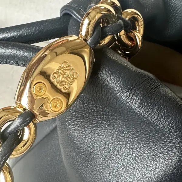 Loewe-羅意威 Flamenco 系列 中號黑色羊皮革肩背手袋 柔軟納帕材質