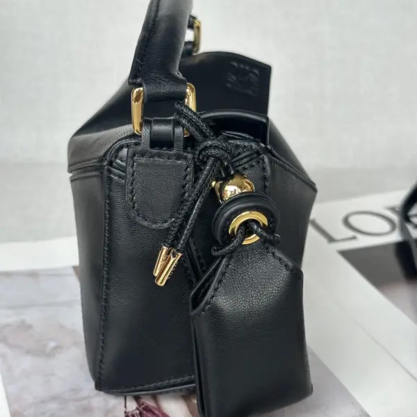 Loewe-羅意威 黑色迷你納帕羊皮革 Featherlight Puzzle 肩背包