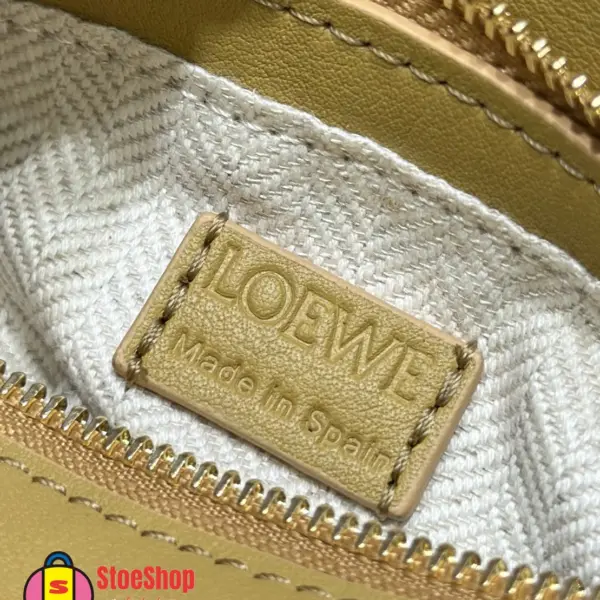 Loewe-羅意威 金色迷你層壓羊皮革 Puzzle 肩背包