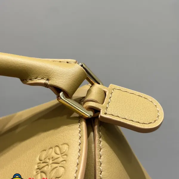 Loewe-羅意威 金色迷你層壓羊皮革 Puzzle 肩背包