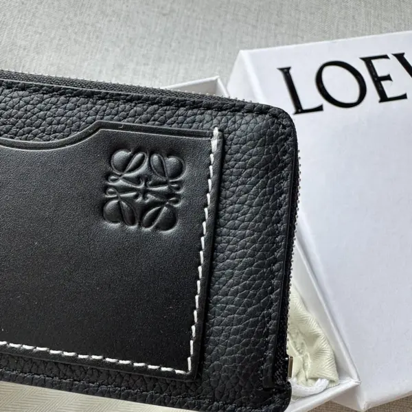 Loewe-羅意威 黑色柔軟粒面牛皮革 Anagram 壓紋硬幣卡包 14 Loewe-羅意威 黑色柔軟粒面牛皮革 Anagram 壓紋硬幣卡包