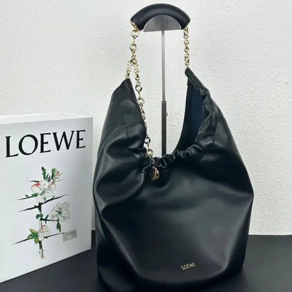 Loewe-羅意威 Squeeze 系列 黑色超大號天然牛皮革肩背包