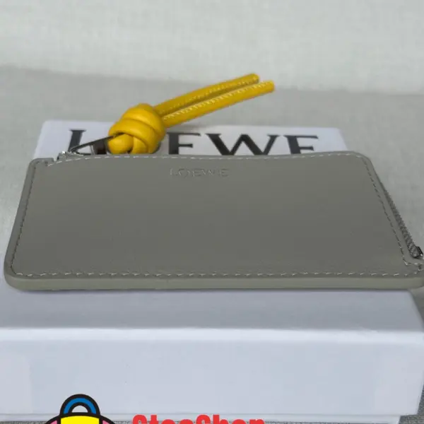 Loewe-羅意威 貝殼灰 / 蒲公英色亮面納帕牛皮革繩結硬幣卡包