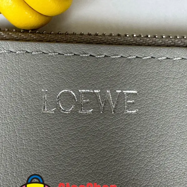 Loewe-羅意威 貝殼灰 / 蒲公英色亮面納帕牛皮革繩結硬幣卡包