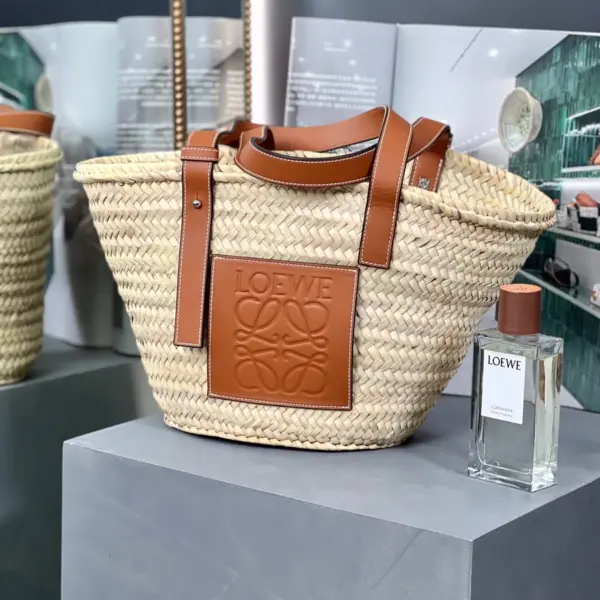 Loewe-羅意威 Basket 系列 自然色 / 棕褐色中號棕櫚葉牛皮革編織袋 12 Loewe-羅意威 Basket 系列 自然色 / 棕褐色中號棕櫚葉牛皮革編織袋