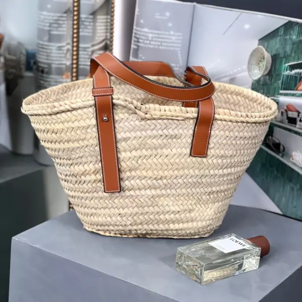 Loewe-羅意威 Basket 系列 自然色 / 棕褐色中號棕櫚葉牛皮革編織袋 14 Loewe-羅意威 Basket 系列 自然色 / 棕褐色中號棕櫚葉牛皮革編織袋