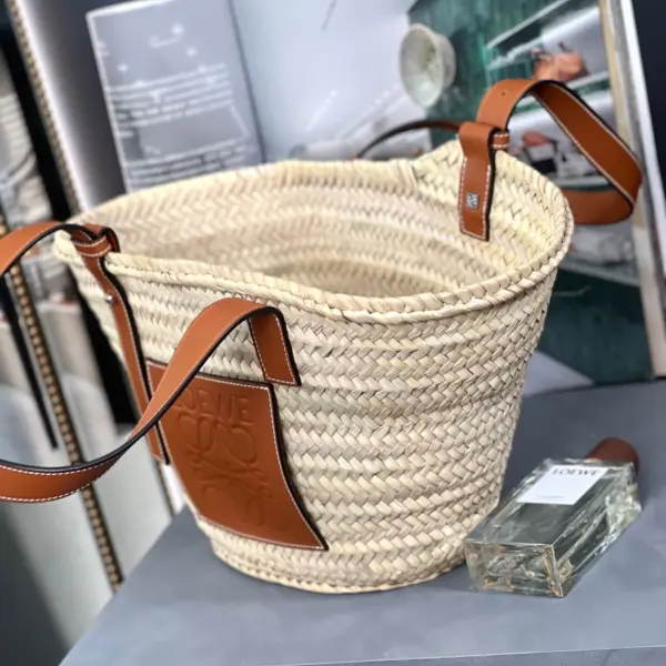 Loewe-羅意威 Basket 系列 自然色 / 棕褐色中號棕櫚葉牛皮革編織袋 15 Loewe-羅意威 Basket 系列 自然色 / 棕褐色中號棕櫚葉牛皮革編織袋