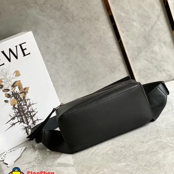 Loewe-羅意威 黑色迷你經典牛皮革 Puzzle 腰包