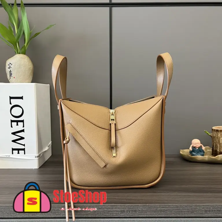Loewe-羅意威 太妃糖色柔軟粒面牛皮革 Hammock Compact 斜挎包