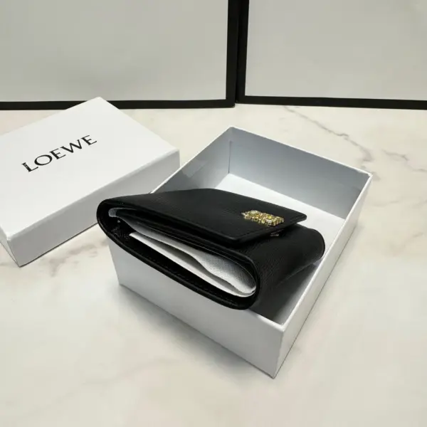 Loewe-羅意威 黑色鵝卵石紋牛皮革 Anagram 三折短夾 14 Loewe-羅意威 黑色鵝卵石紋牛皮革 Anagram 三折短夾