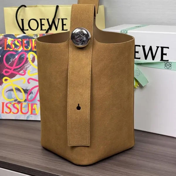 Loewe-羅意威 煙草色大號絨面牛皮革 Pebble Bucket 水桶肩背包