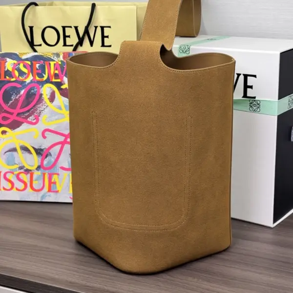Loewe-羅意威 煙草色大號絨面牛皮革 Pebble Bucket 水桶肩背包