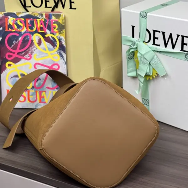 Loewe-羅意威 煙草色大號絨面牛皮革 Pebble Bucket 水桶肩背包