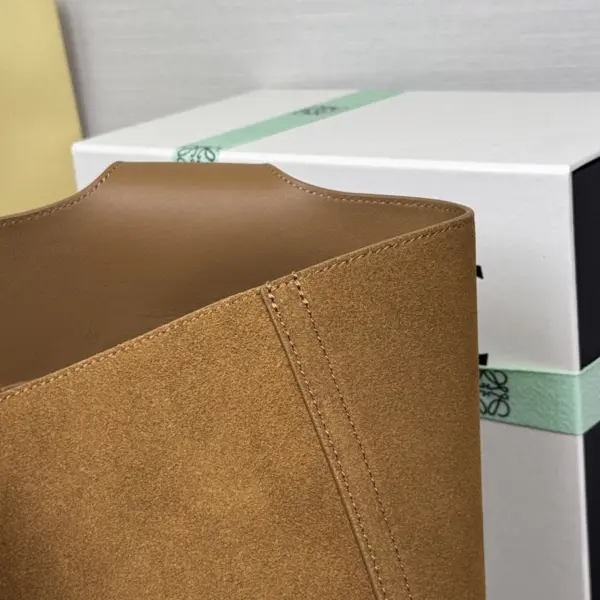 Loewe-羅意威 煙草色大號絨面牛皮革 Pebble Bucket 水桶肩背包