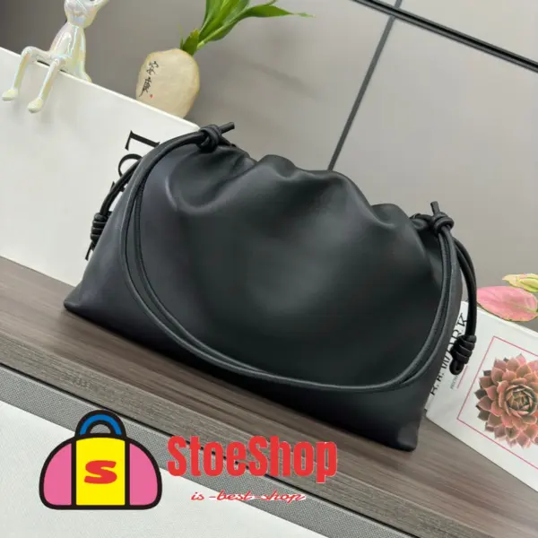 Loewe-羅意威 Flamenco Purse 系列 黑色大號柔軟納帕羊皮革肩背包