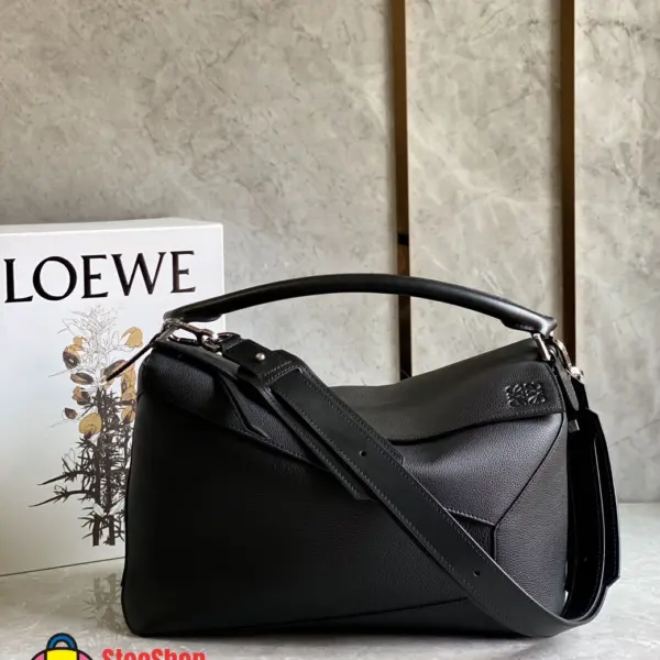 Loewe-羅意威 黑色大號柔軟粒面牛皮革 Puzzle 手拿包