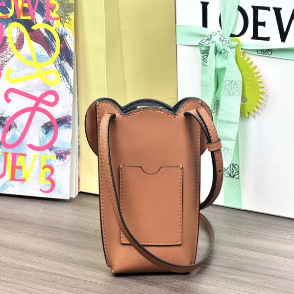 Loewe-羅意威 棕褐色經典牛皮革小象手拿包