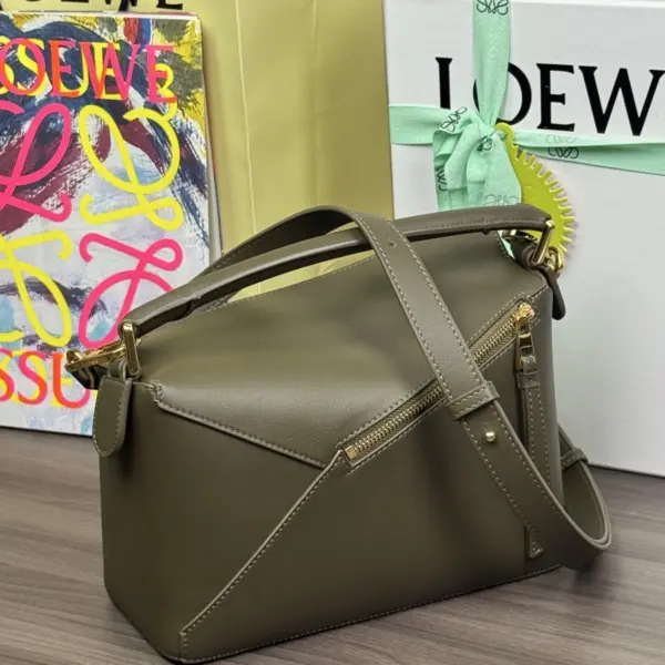 Loewe-羅意威 深卡其色小號經典牛皮革 Puzzle Edge 肩背包