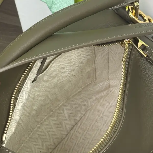 Loewe-羅意威 深卡其色小號經典牛皮革 Puzzle Edge 肩背包