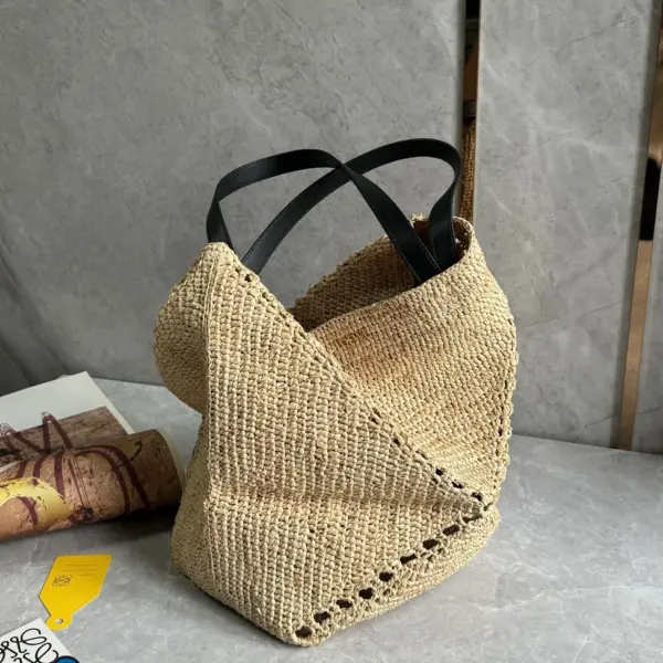 Loewe-羅意威 Puzzle Fold 系列 自然色中號拉菲草購物袋