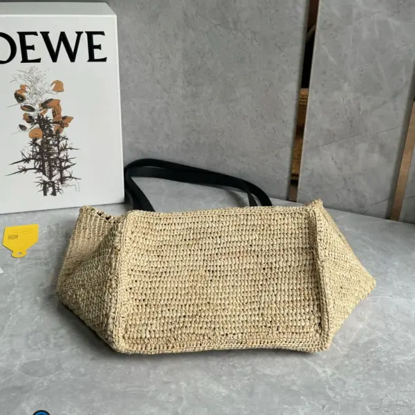 Loewe-羅意威 Puzzle Fold 系列 自然色中號拉菲草購物袋