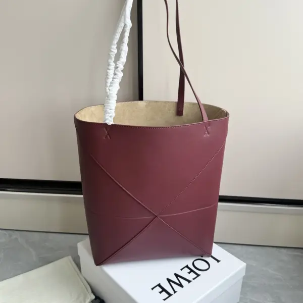 Loewe-羅意威 深酒紅中號亮面牛皮革 Puzzle Fold 購物袋