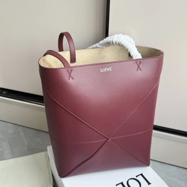 Loewe-羅意威 深酒紅中號亮面牛皮革 Puzzle Fold 購物袋