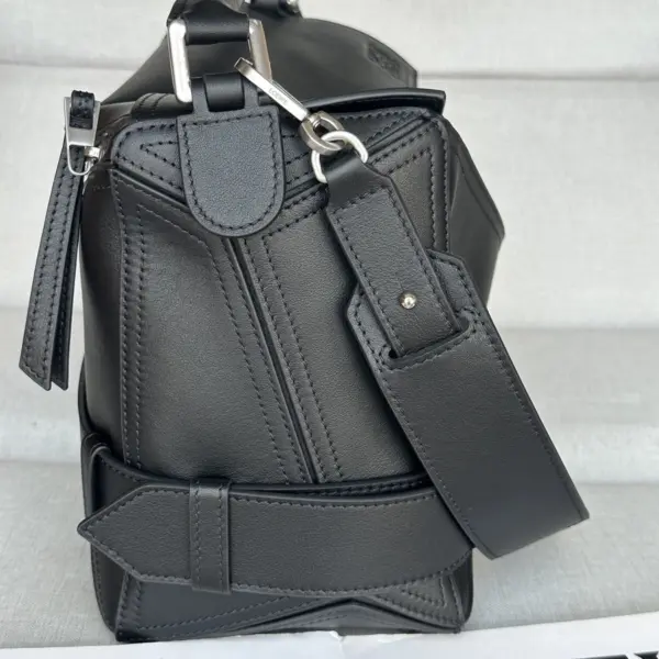 Loewe-羅意威 黑色大號亮面牛皮革 Puzzle Biker 手拿包 13 Loewe-羅意威 黑色大號亮面牛皮革 Puzzle Biker 手拿包