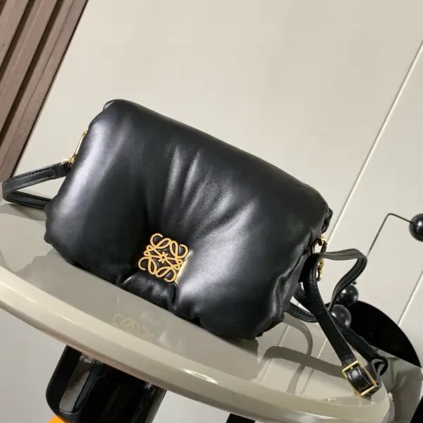 Loewe-羅意威 黑色迷你亮面納帕羊皮革 Puffer Goya 肩背包