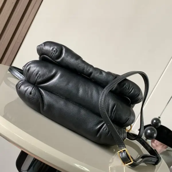 Loewe-羅意威 黑色迷你亮面納帕羊皮革 Puffer Goya 肩背包