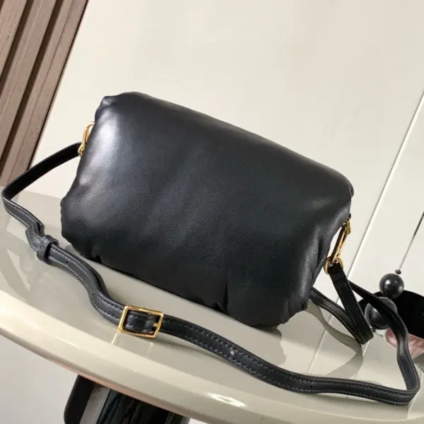 Loewe-羅意威 黑色迷你亮面納帕羊皮革 Puffer Goya 肩背包