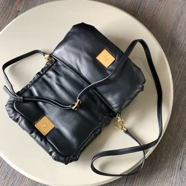 Loewe-羅意威 黑色迷你亮面納帕羊皮革 Puffer Goya 肩背包