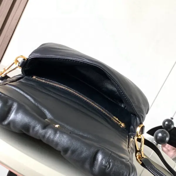 Loewe-羅意威 黑色迷你亮面納帕羊皮革 Puffer Goya 肩背包