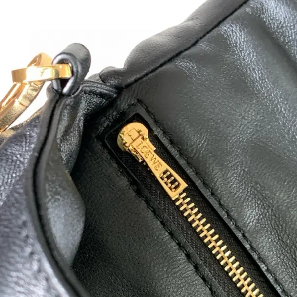 Loewe-羅意威 黑色迷你亮面納帕羊皮革 Puffer Goya 肩背包
