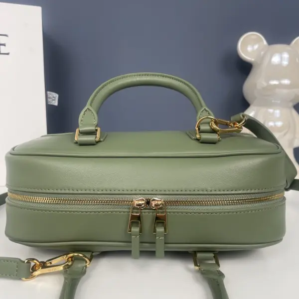 Loewe-羅意威 鱷梨綠納帕牛皮革 Amazona 28 手拿包