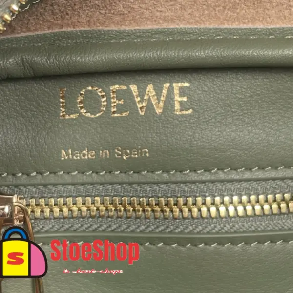 Loewe-羅意威 鱷梨綠納帕牛皮革 Amazona 28 手拿包