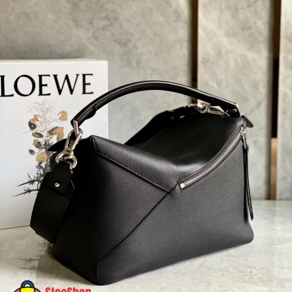 Loewe-羅意威 中號黑色經典牛皮革 Puzzle 肩背包